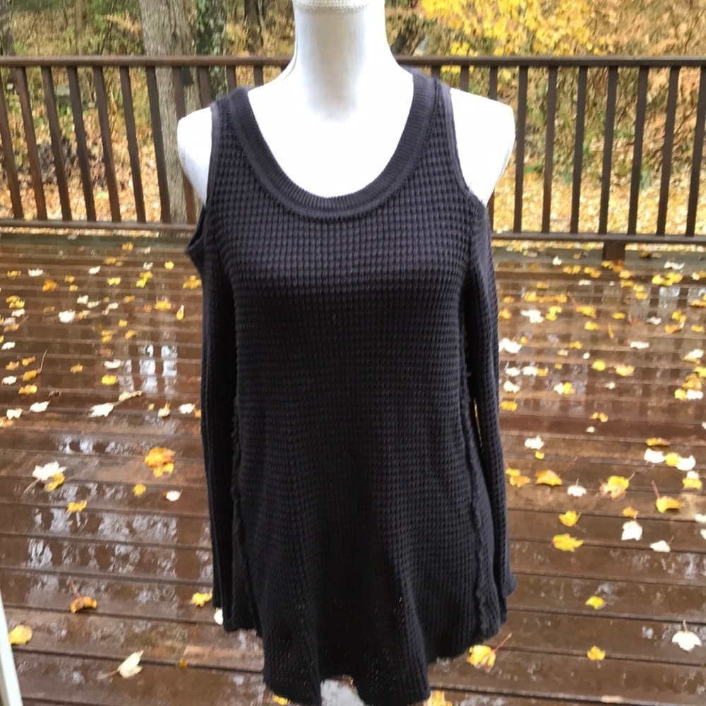 FREE PEOPLE Size XS Cold Shoulder knit Sweater